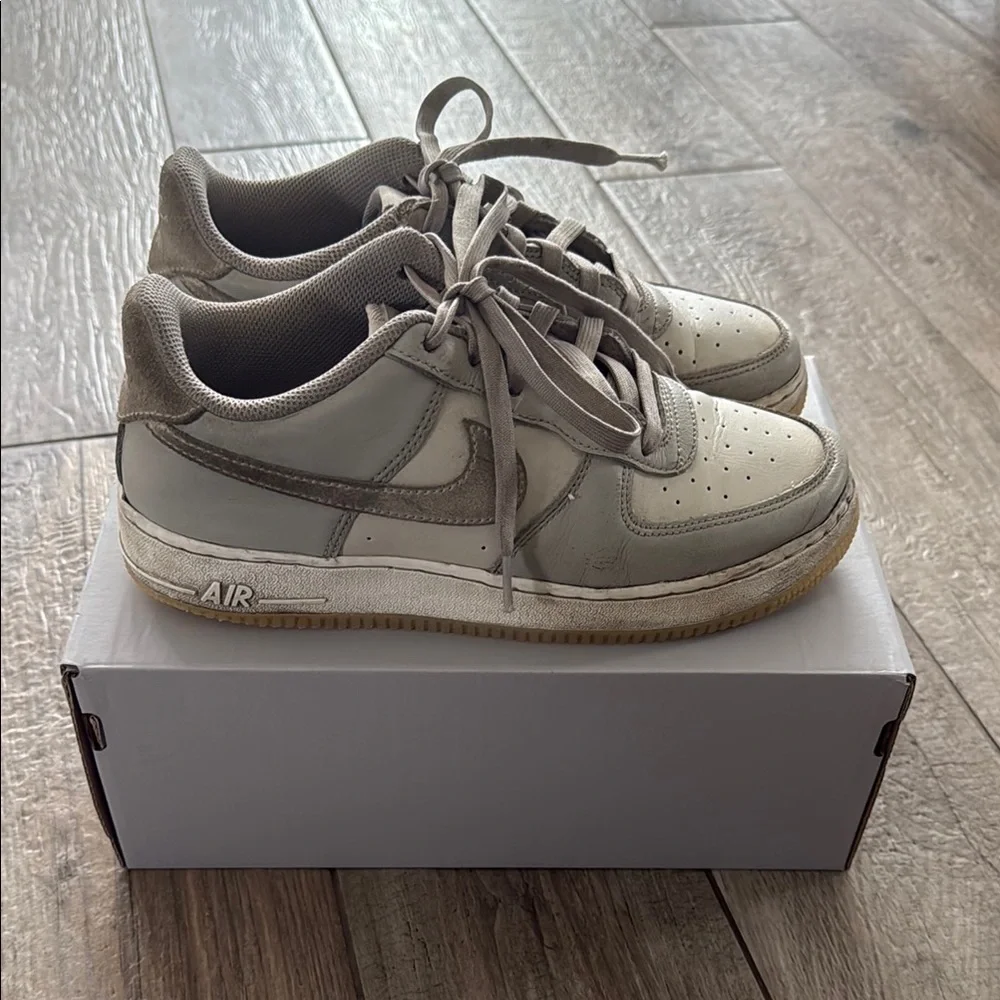Nike Air Force 1 LV 5 (GS). Sz 7Y